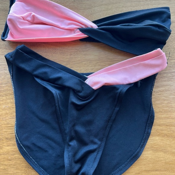 Vintage 1980’s/ 90’s  Black and Pink Bikini Cole of California - Picture 7 of 12